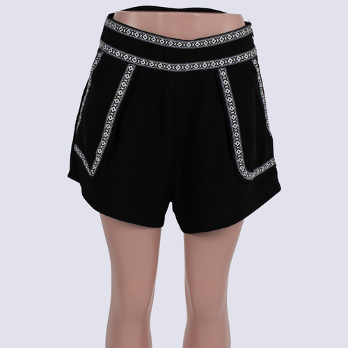 NWT Madison Square Embroidered Shorts