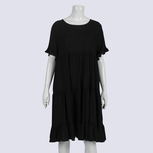 NWT Caroline Morgan Tiered Black Dress